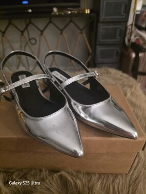 Steve Madden Silver Pointed Slingback Flats